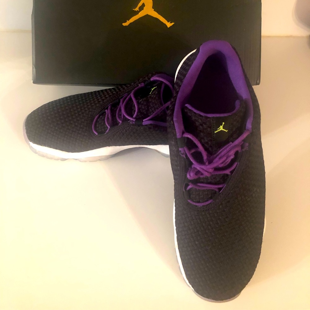 Air Jordan Future Low (Black/Green Ultraviolet)